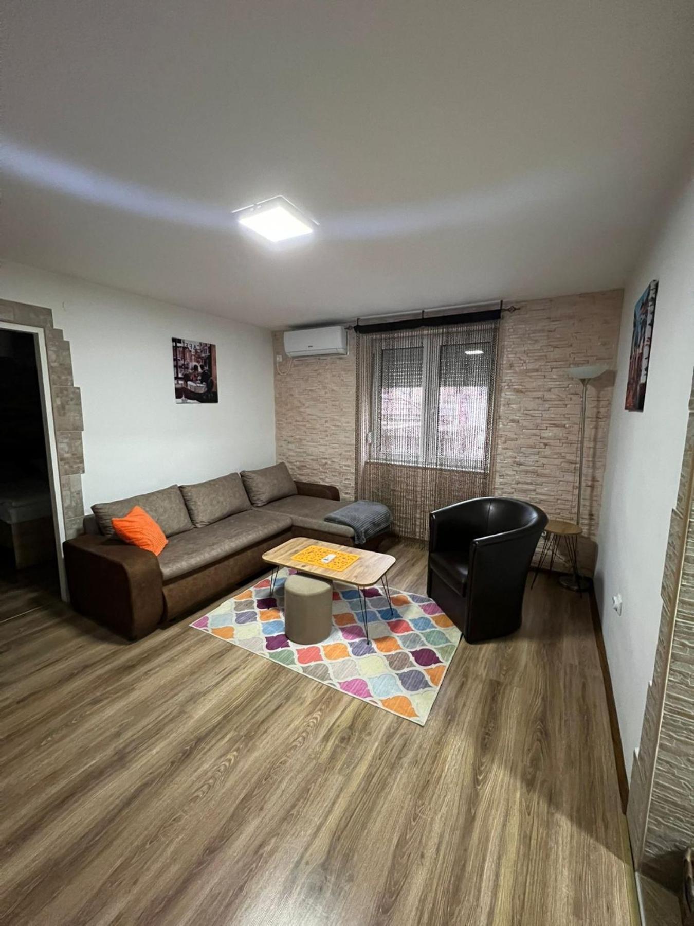 Apartman Su Libero Appartement Subotica Buitenkant foto